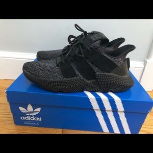 NEVER WORN adidas prophere